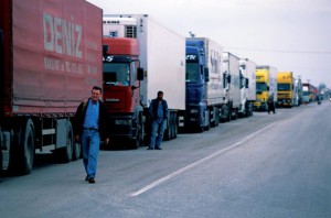 trucks-border