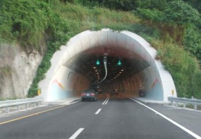 Road-Tunnel