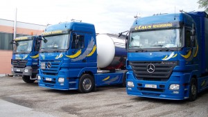 Mercedes-Benz_trucks