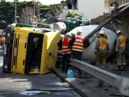 Cement_truck_crash