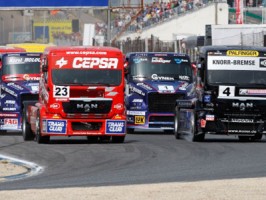 super-truck-racing-7