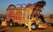 pakistans_decorated_vehicles