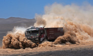 2012-dakar-rally-truck-front-view-in-motion