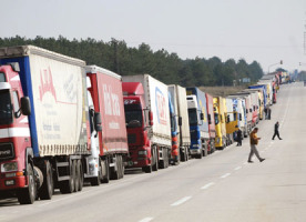 trade-to-europe-delays-due-to-border-gate-queue-2011-11-06_l