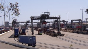 Intermodal_ship-to-rail_transfer