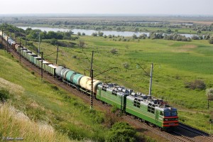 Electric_locomotive_VL80T-831