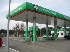 Petrol_station_in_Brest_province,_Belarus