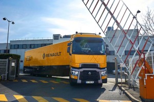 Renault_Trucks_T_Renault_F1_Team_1