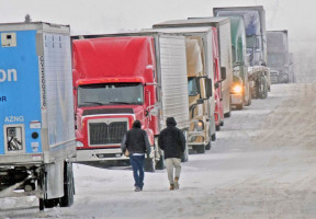 winter_stop_truck